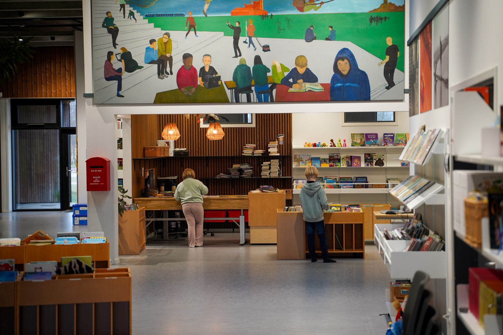 Børn på bibliotek